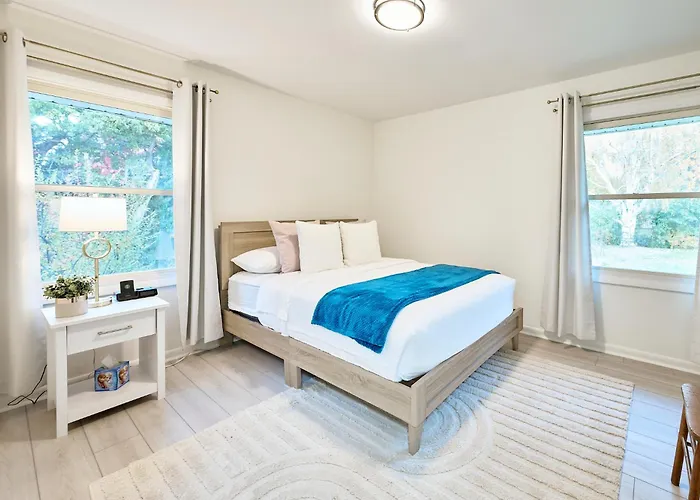 Сasa de vacaciones Spacious Retreat Fenced Yard & Patio Walk Downtown Sheridan